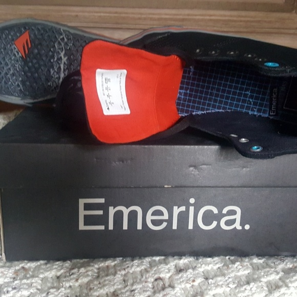 Size 8 Emerica Death Wish Shoes - Picture 3 of 5
